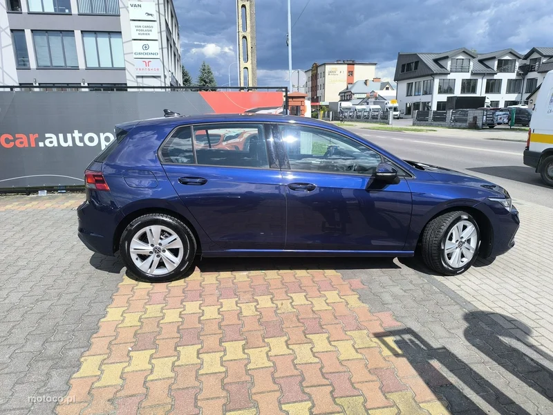 Volkswagen Golf VIII 3