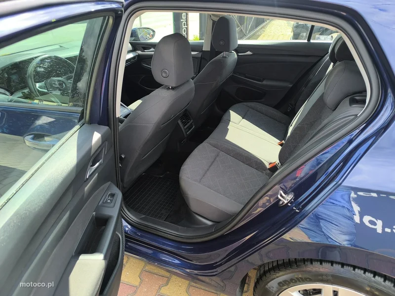 Volkswagen Golf VIII 22
