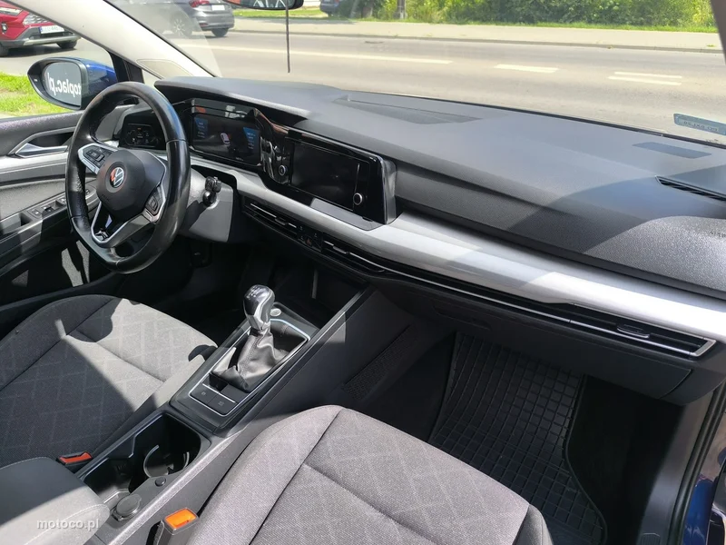 Volkswagen Golf VIII 26