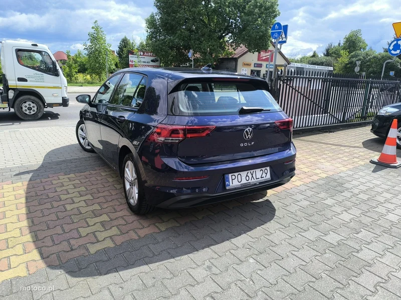 Volkswagen Golf VIII 6
