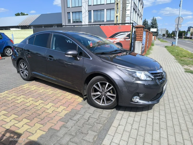 Toyota Avensis T27 2
