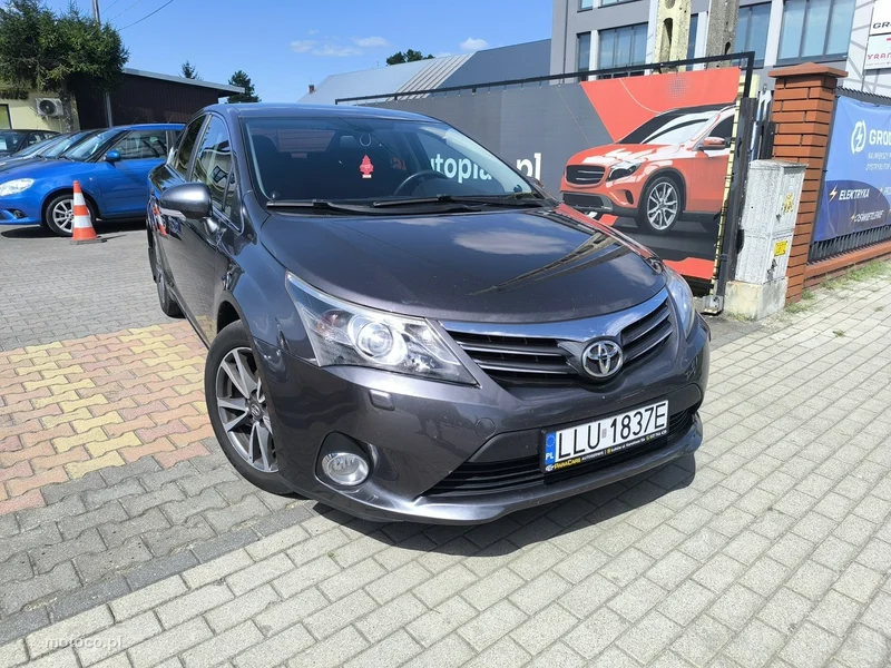Toyota Avensis T27 12