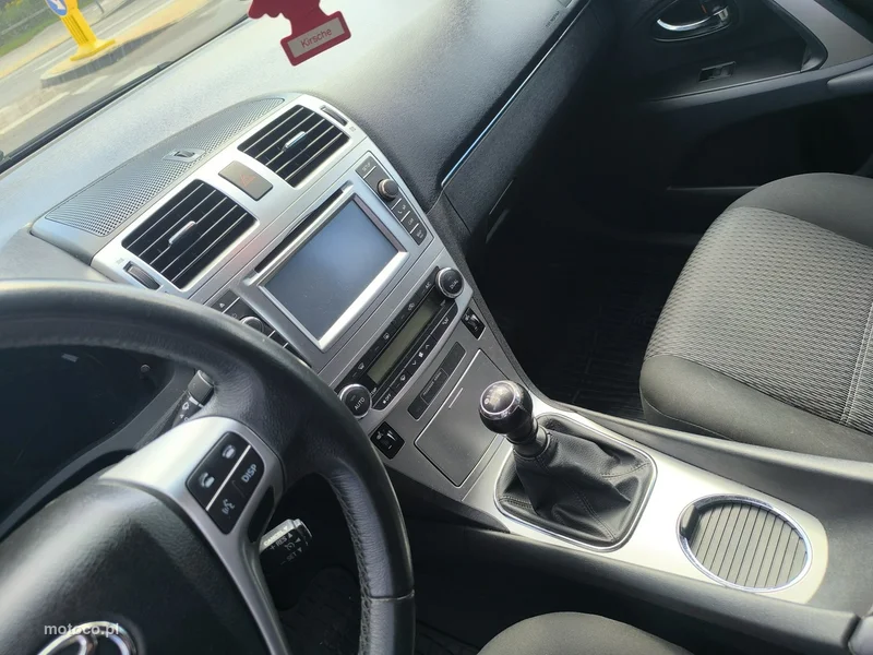 Toyota Avensis T27 15