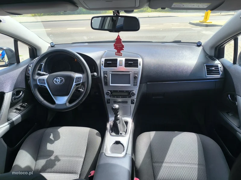 Toyota Avensis T27 19