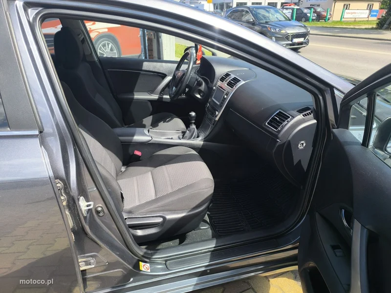 Toyota Avensis T27 20