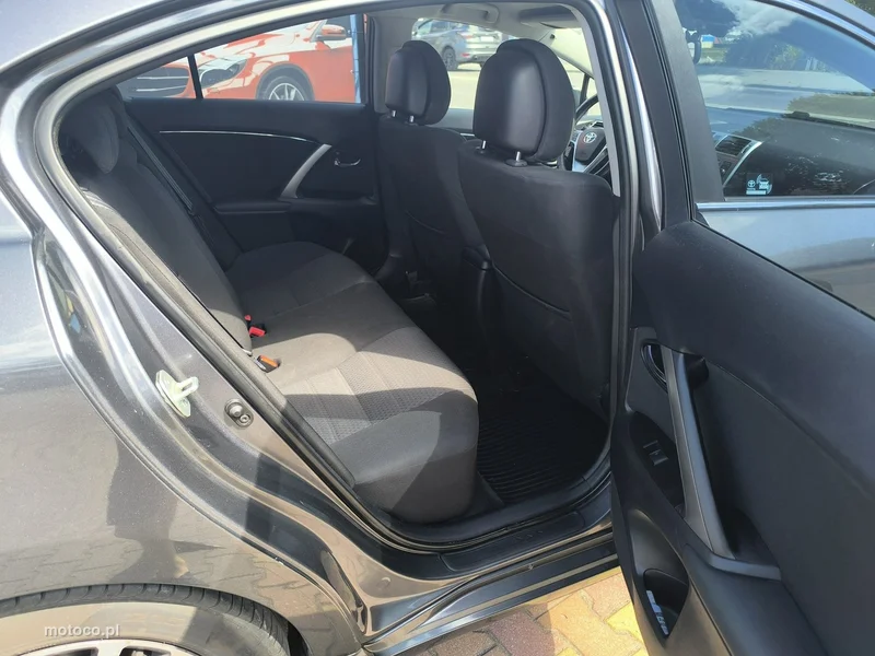 Toyota Avensis T27 24