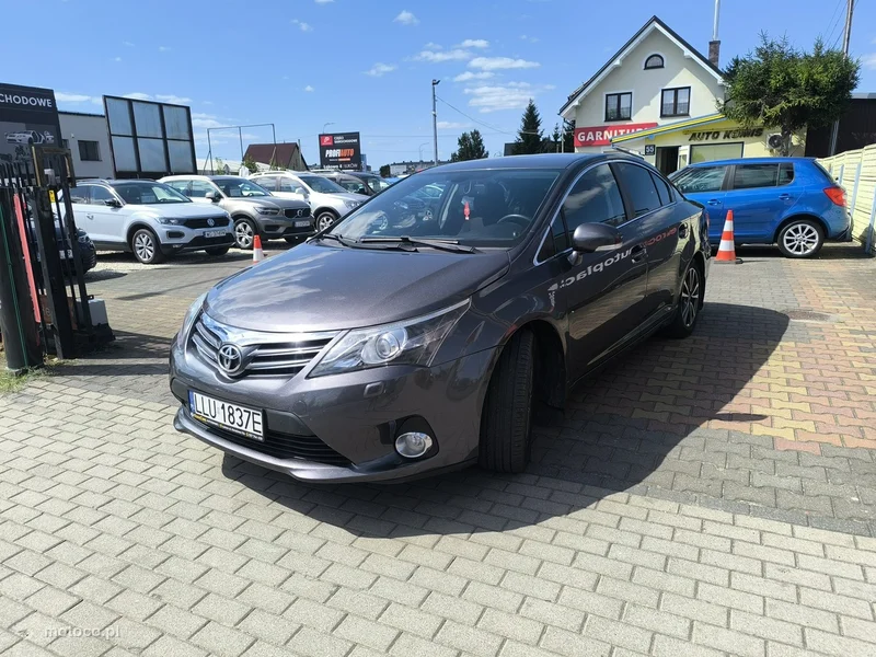 Toyota Avensis T27 10