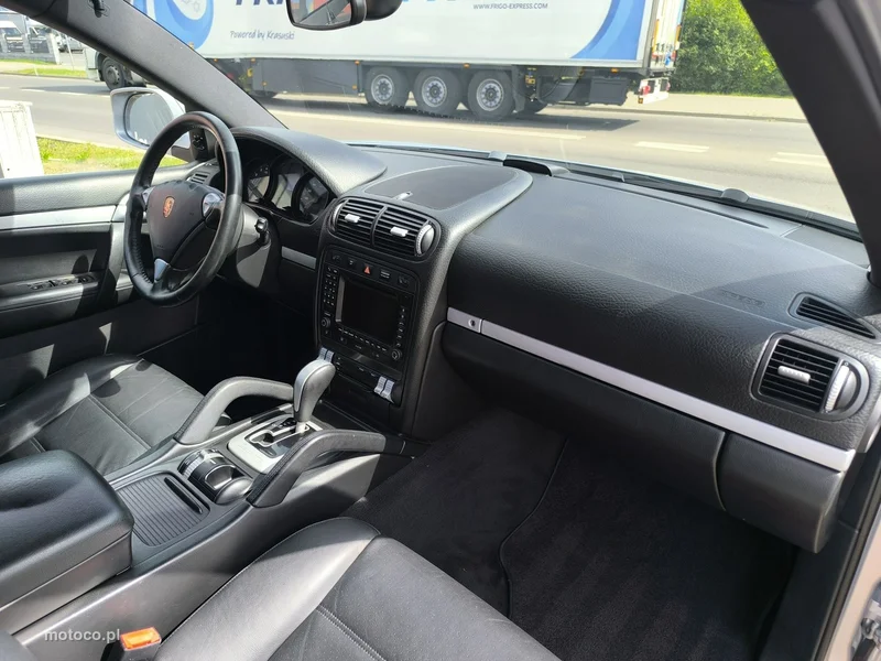 Porsche Cayenne 9PA 18