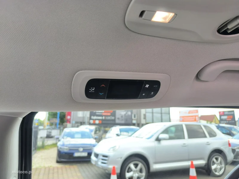 Chrysler Pacifica 24