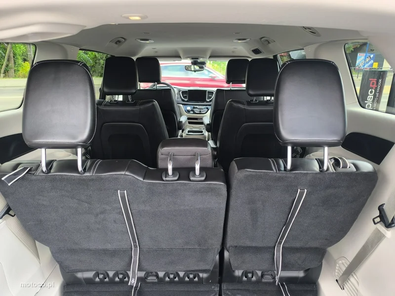 Chrysler Pacifica 33