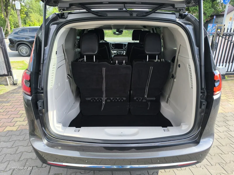 Chrysler Pacifica 36