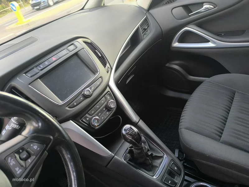 Opel Zafira C Tourer 15