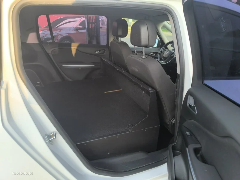 Opel Zafira C Tourer 22