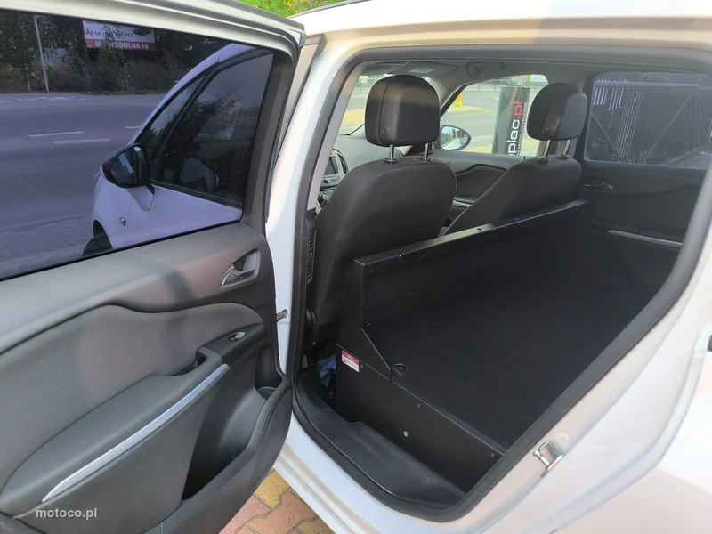 Opel Zafira C Tourer 23