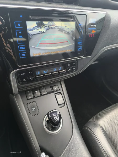 Toyota Auris E180 17
