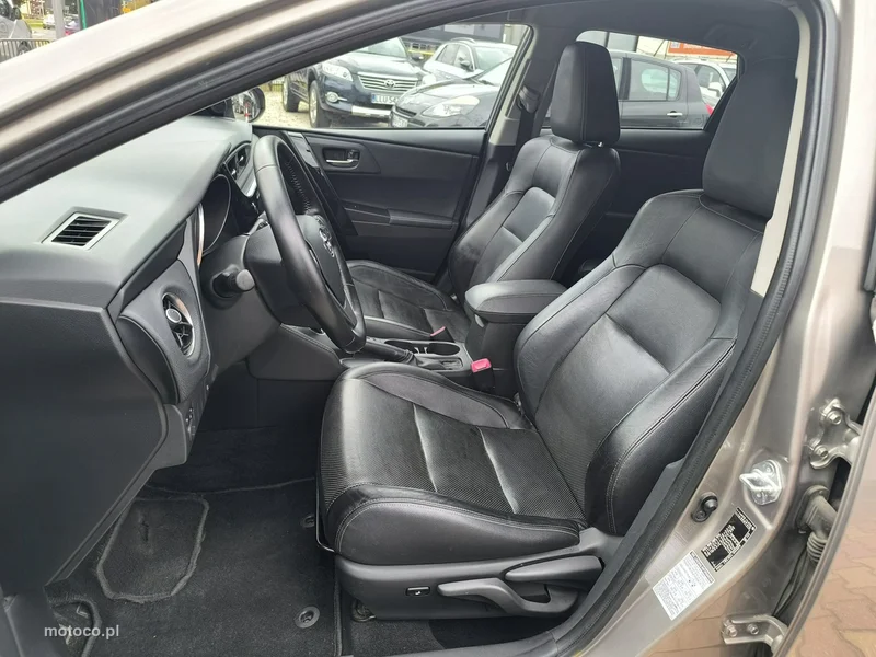 Toyota Auris E180 18