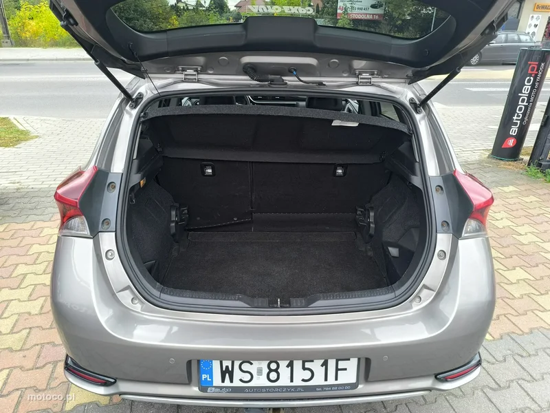 Toyota Auris E180 26