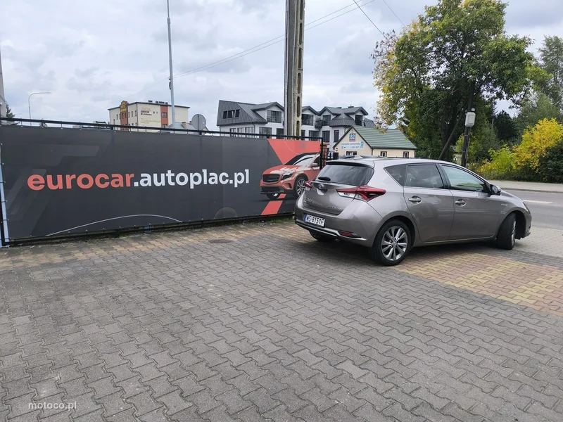 Toyota Auris E180 4