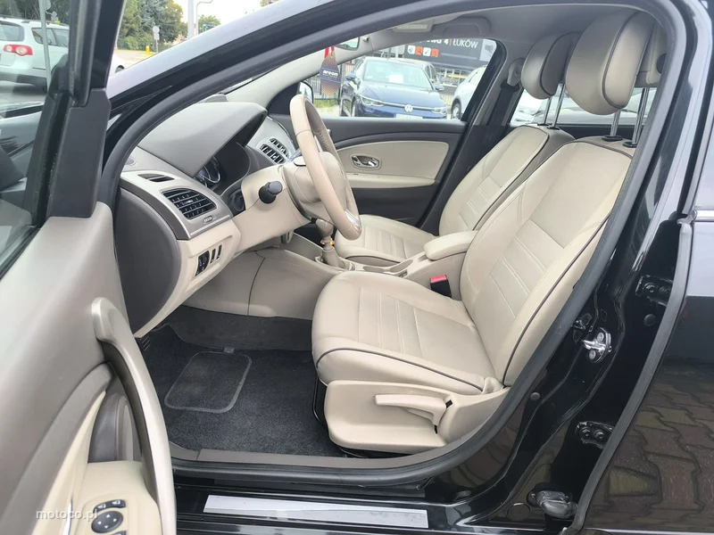 Renault Fluence 13
