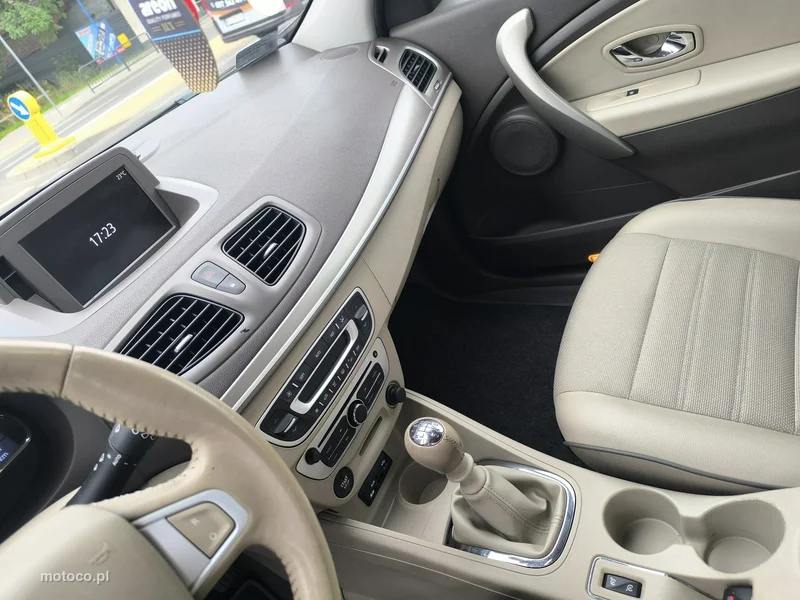 Renault Fluence 14