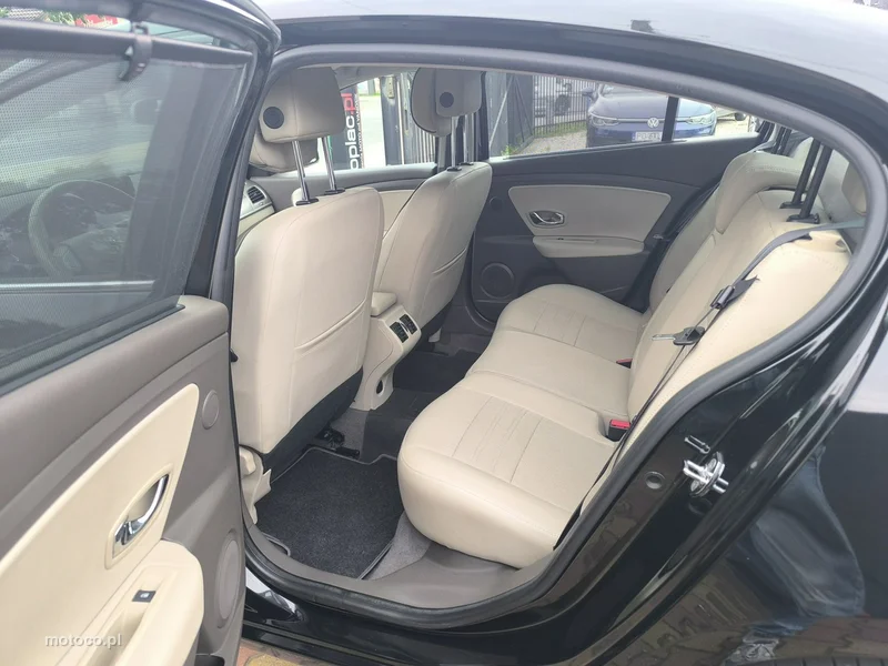 Renault Fluence 19