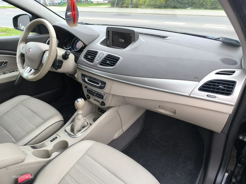 Renault Fluence 23