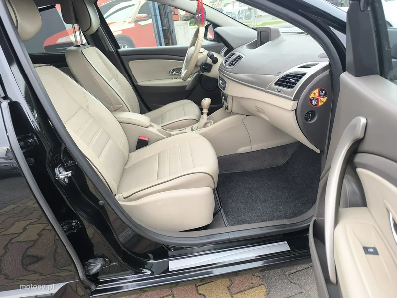 Renault Fluence 25
