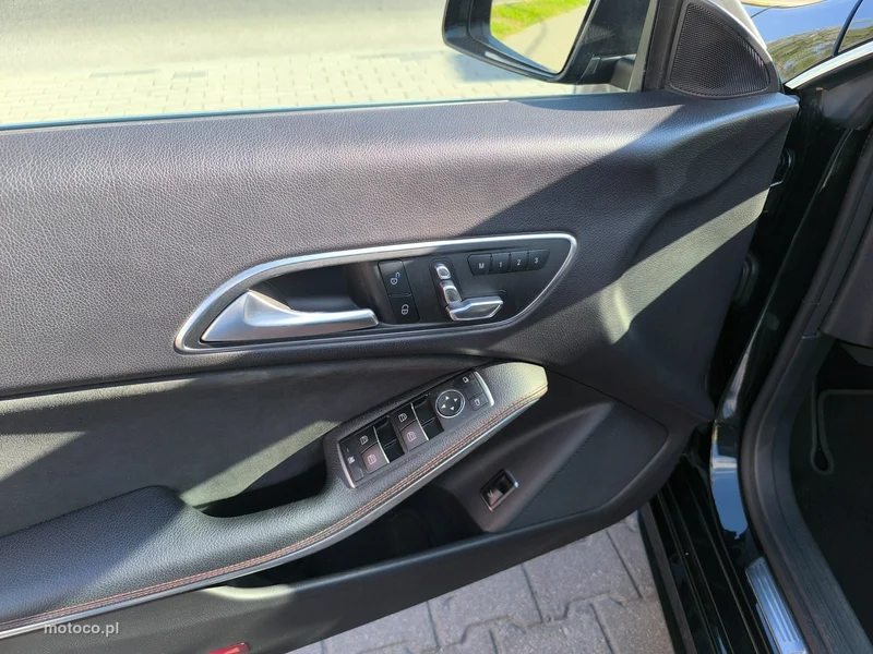 Mercedes-Benz CLA C117 CLA 220 12