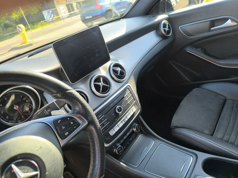 Mercedes-Benz CLA C117 CLA 220 14