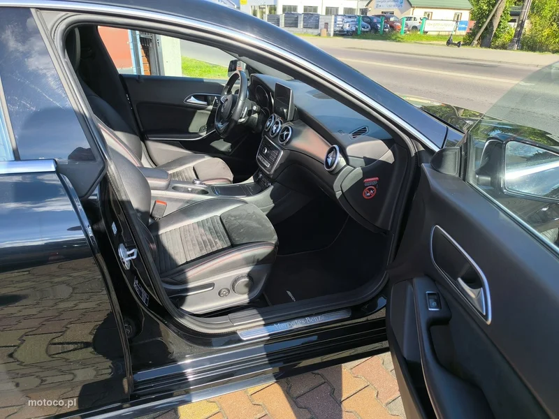 Mercedes-Benz CLA C117 CLA 220 18