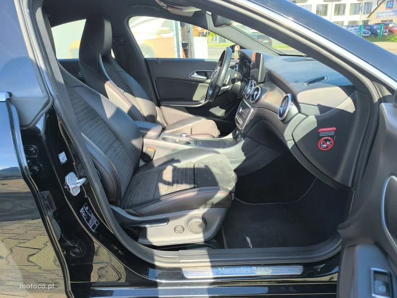 Mercedes-Benz CLA C117 CLA 220 21