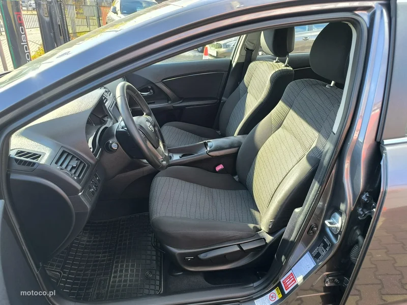 Toyota Avensis T27 15