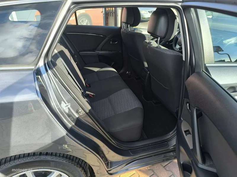 Toyota Avensis T27 22