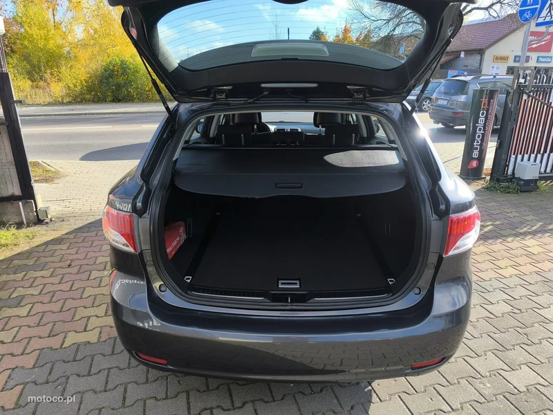 Toyota Avensis T27 24