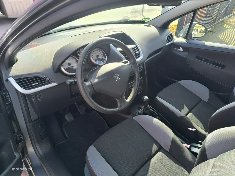Peugeot 207 15