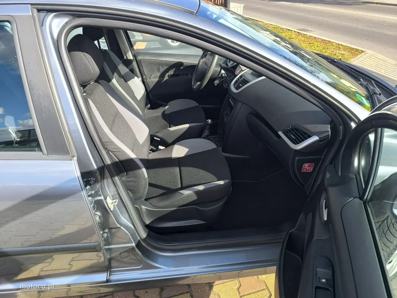 Peugeot 207 23