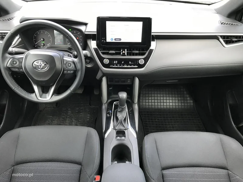 Toyota Corolla Cross 6
