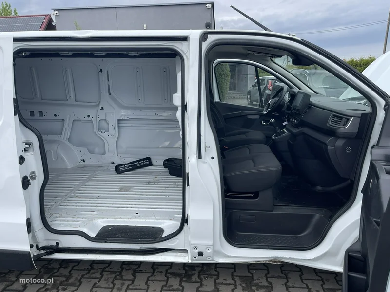 Renault Trafic 8