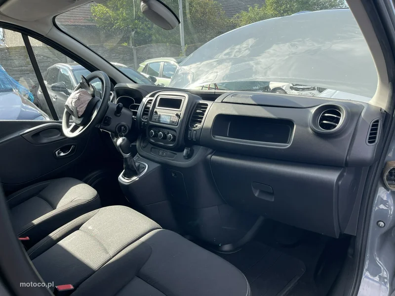 Renault Trafic 10