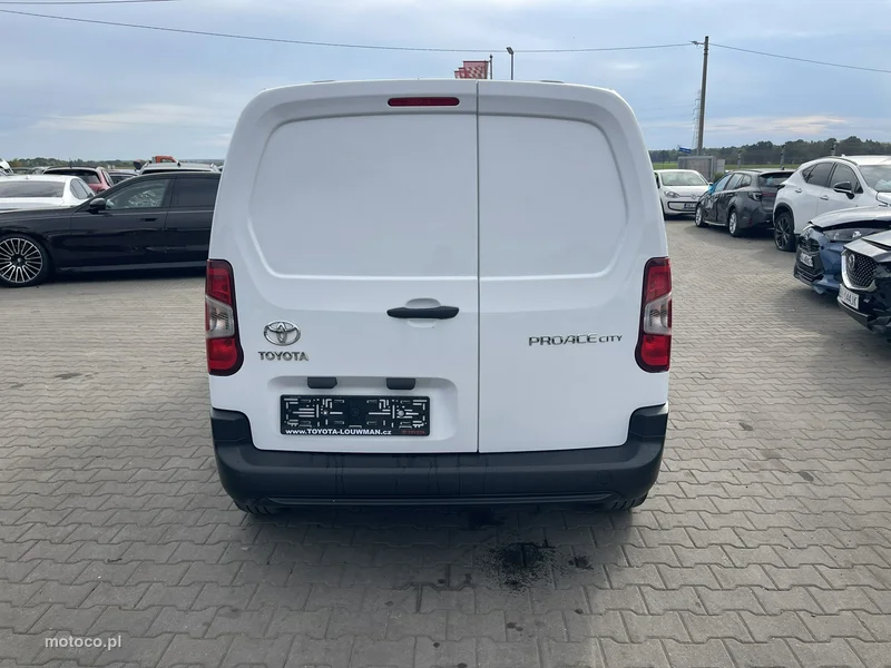 Toyota Proace City 3