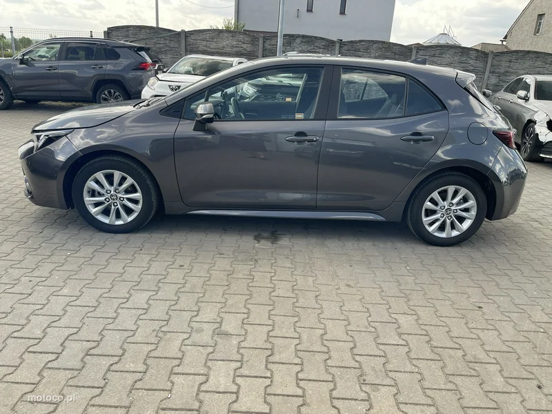 Toyota Corolla E210 2