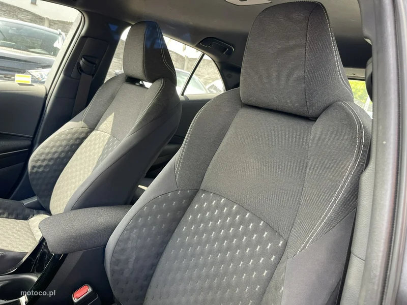 Toyota Corolla E210 15
