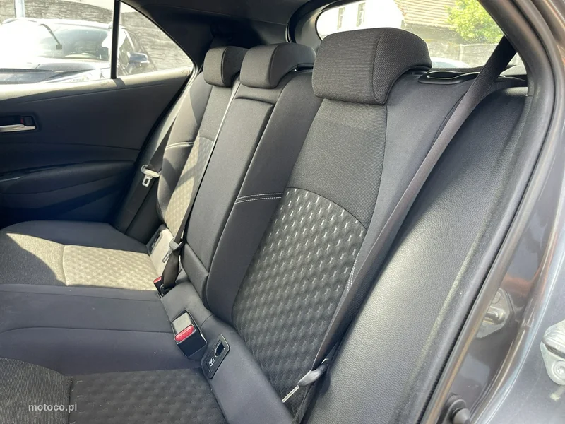 Toyota Corolla E210 16