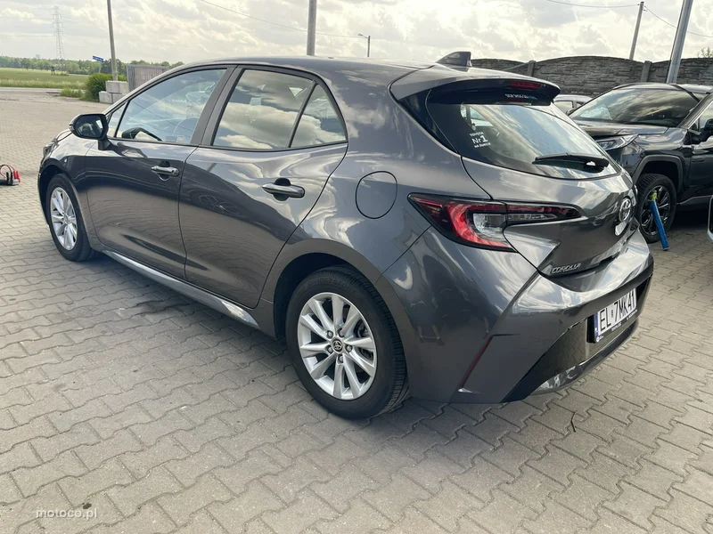 Toyota Corolla E210 3