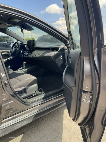 Toyota Corolla E210 7