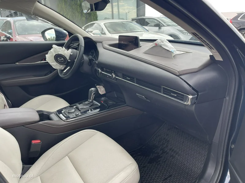 Mazda CX-30 9