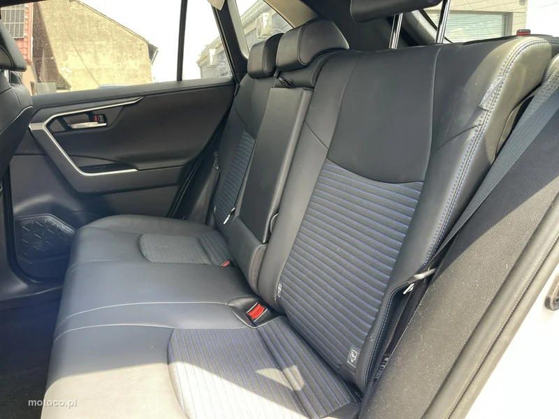 Toyota RAV 4 XA50 16