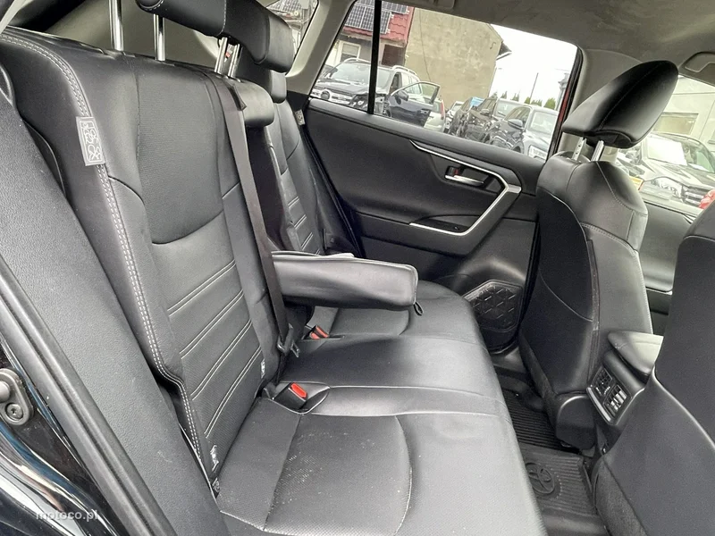 Toyota RAV 4 XA50 12