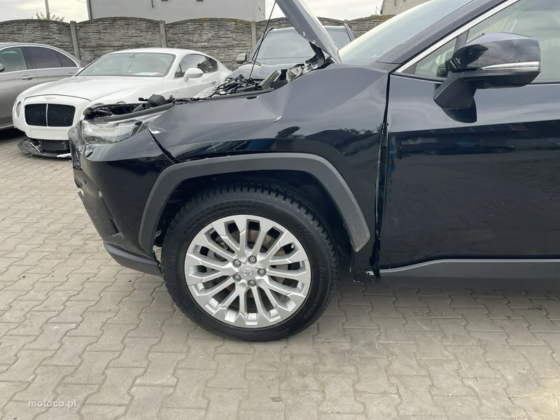 Toyota RAV 4 XA50 7
