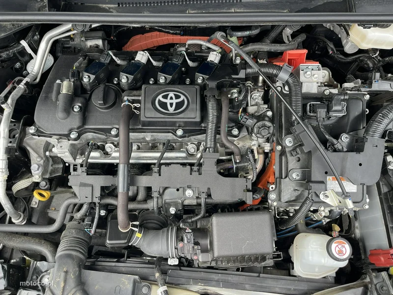 Toyota Corolla E210 18